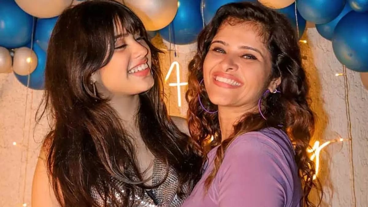 Riva Arora With Her Mom