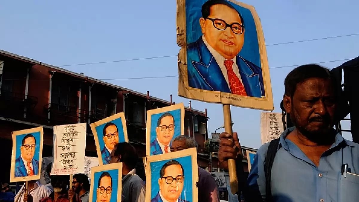 Members of West Bengal Samajik Nyay Manch protest rally against Dalit deaths during Bharat Bandh