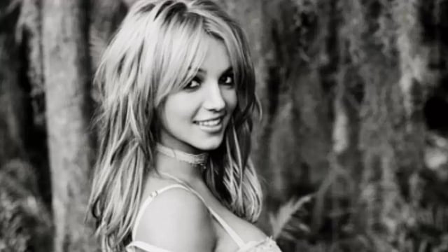 Britney Spears flaunts bikini body in pole dancing video