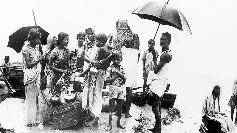 Singled Out: A family being evacuated from Ibrahimpur after riots - null