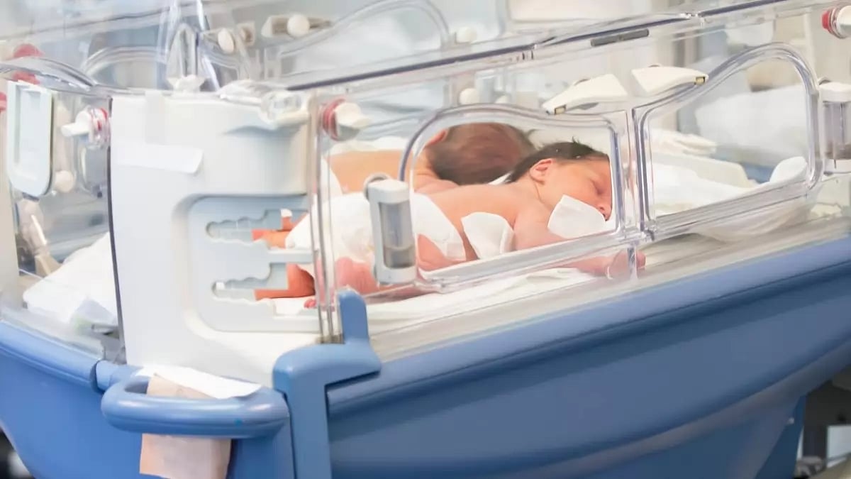 Image of twins in hospital  - null
