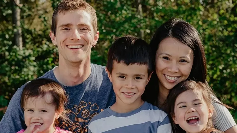 Tech Expert and Famous Canadian Youtuber Linus Sebastian's Family Life
