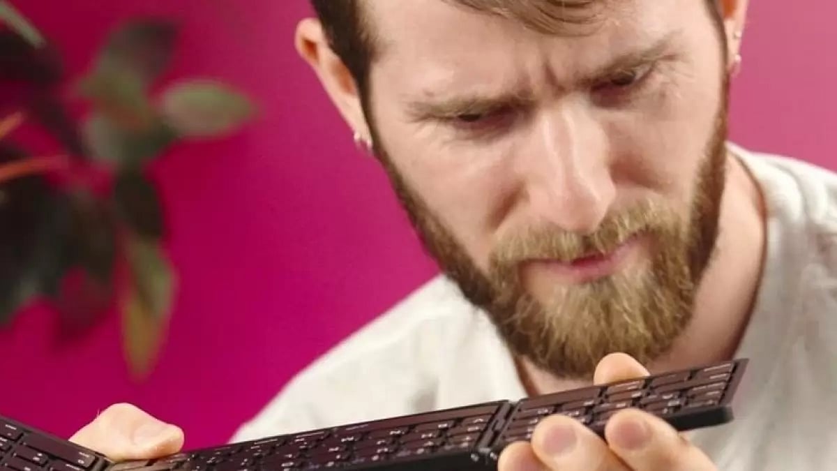 Linus Sebastian shooting for a video.