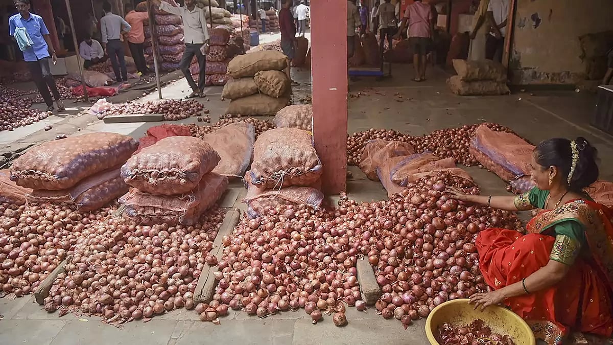 Union govt imposed 40% duty on onions export