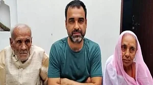 Pankaj Tripathi with parents