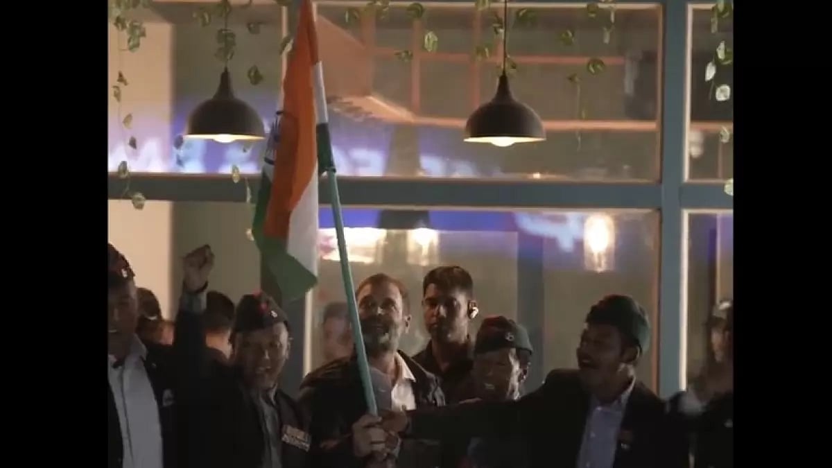 Congress leader Rahul Gandhi interacts with Army veterans in Ladakh.