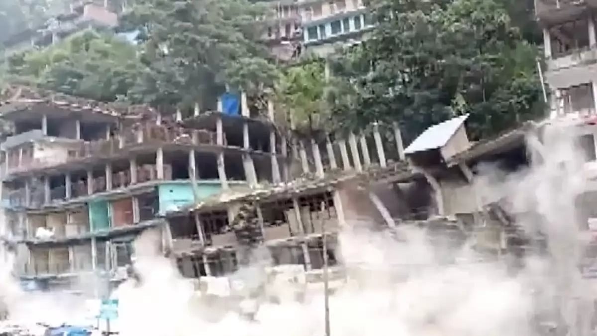 Himachal Pradesh: Sinking Of Land And Collapse Of Houses Continue In Shimla's Rampur, Locals Demand Relocation - null