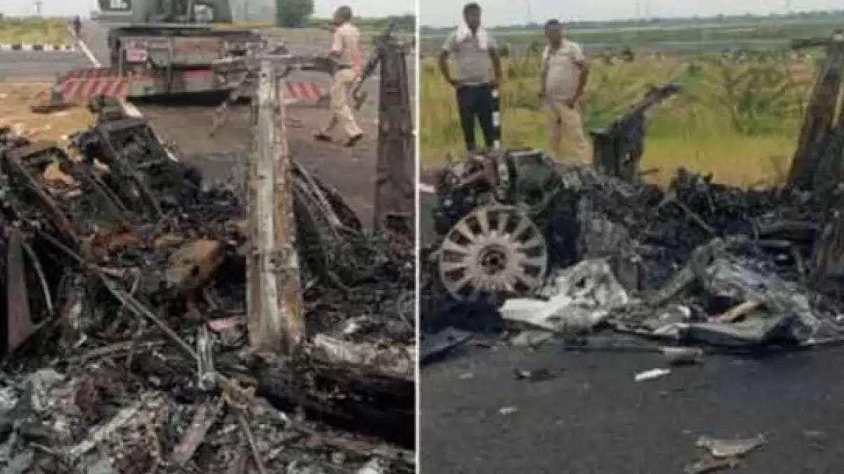 A Rolls Royce Phantom smashed into an petrol tanker at Delhi-Mumbai Expressway