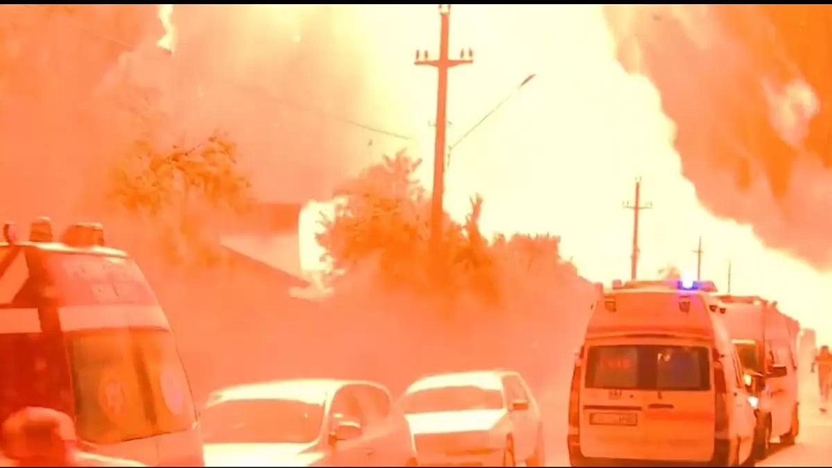 Massive explosions at fuel station in Romania,