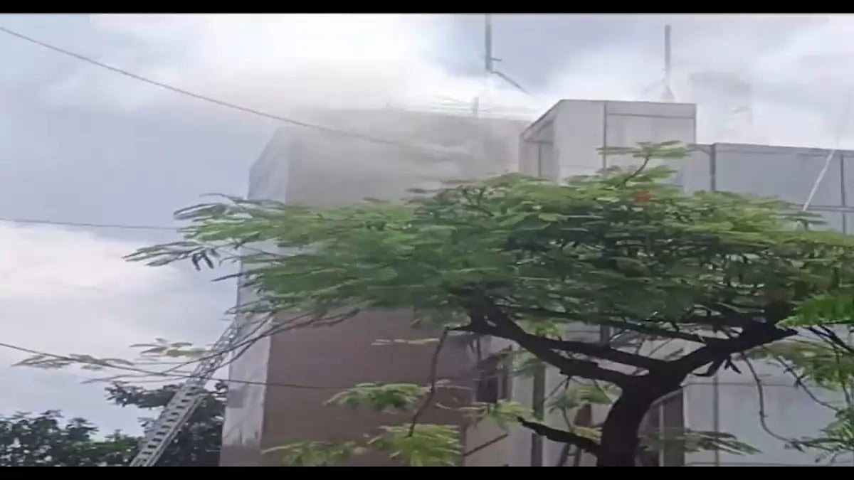 Fire breaks out in a hotel in Santa Cruz area of Mumbai.