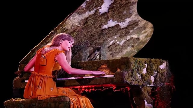 Taylor Swift performs surprise song in Mexico City, nodding to Scooter Braun feud