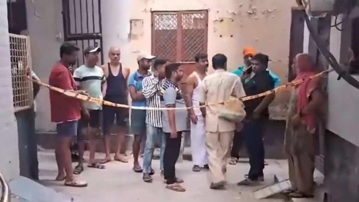 Two people were shot in the head by unidentified people in Bhajanpura area of Delhi.