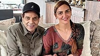 Instagram  : Esha Deol denies news of Dharmendra's death