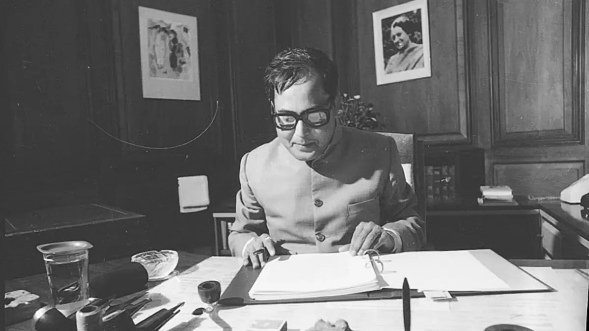 Pranab Mukherjee, as former finance minister, with the Budget folder in New Delhi, 1984