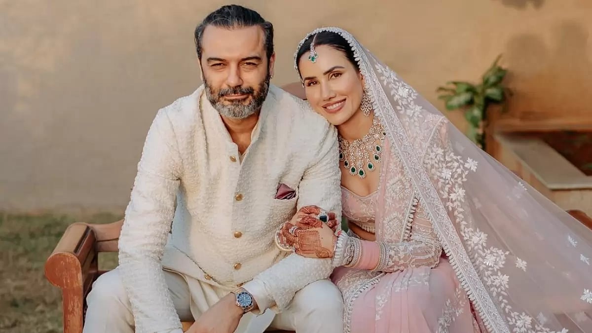 Ashesh Sajnani, Sonnalli Seygall