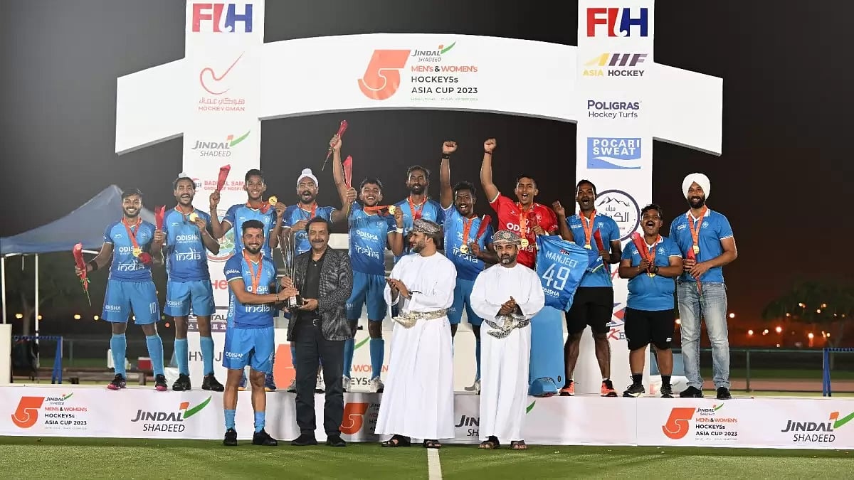 India lifts the trophy of Men's Hockey5s Asia Cup 2023.