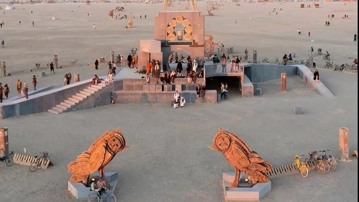 From Ebola to Cannibalism Rumors inundate social media after desert