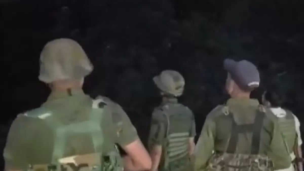 2 terrorists killed as army foils infiltration bid along LoC in J-K's Poonch.