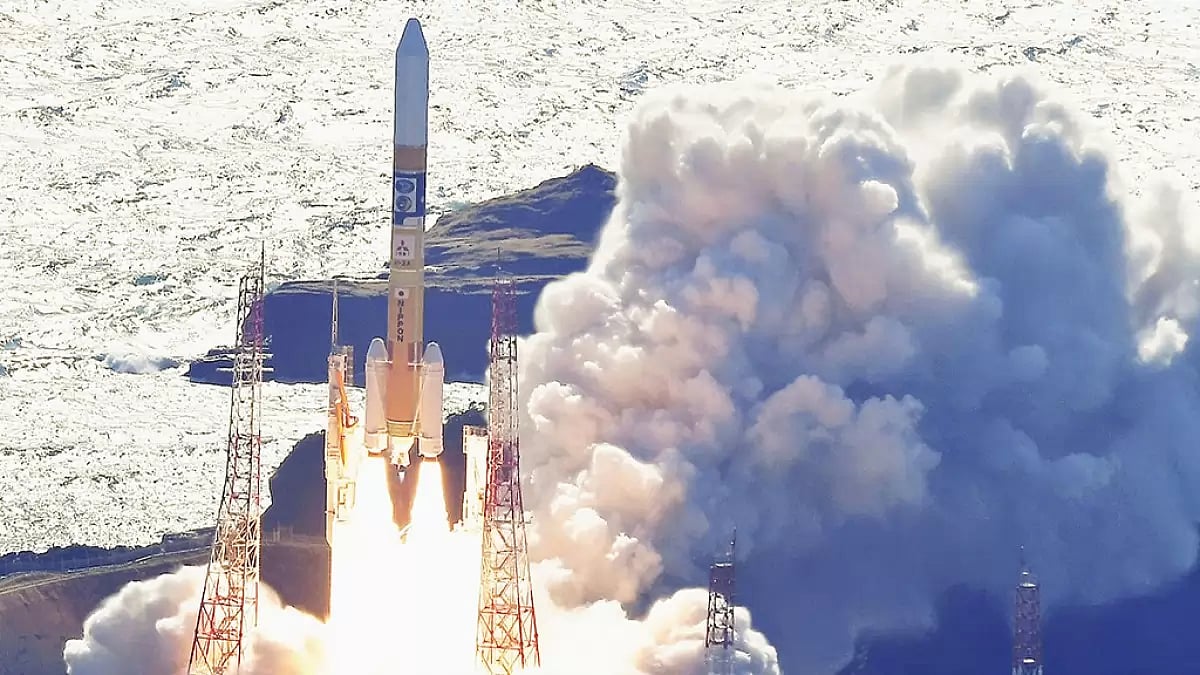 Japan made strides in space exploration by launching a rocket carrying an X-ray telescope and a luna