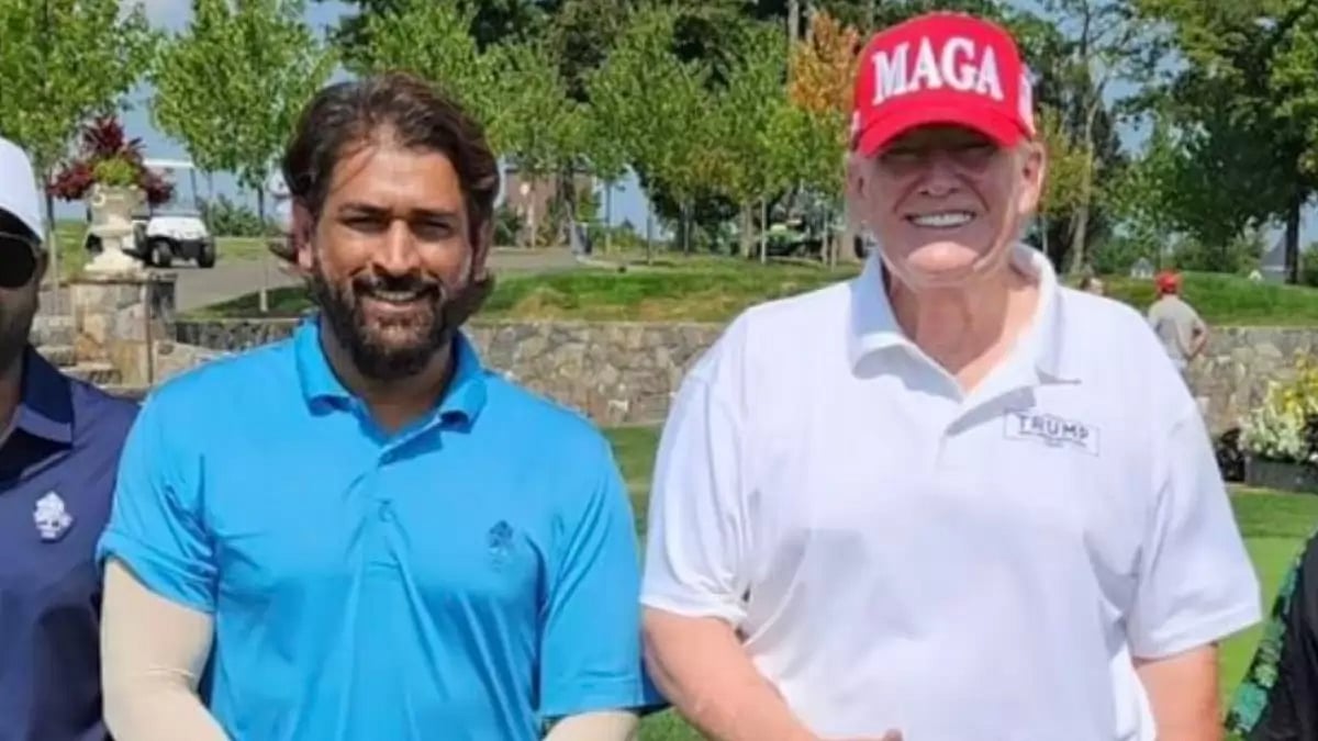 MS Dhoni (left) with former US President Donald Trump - null