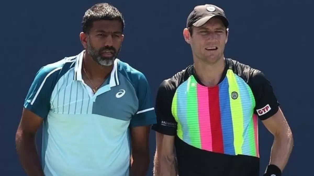 Rohan Bopanna (L) and Matthew Ebden