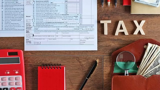 Do you have to pay income tax after the age of 70 in America