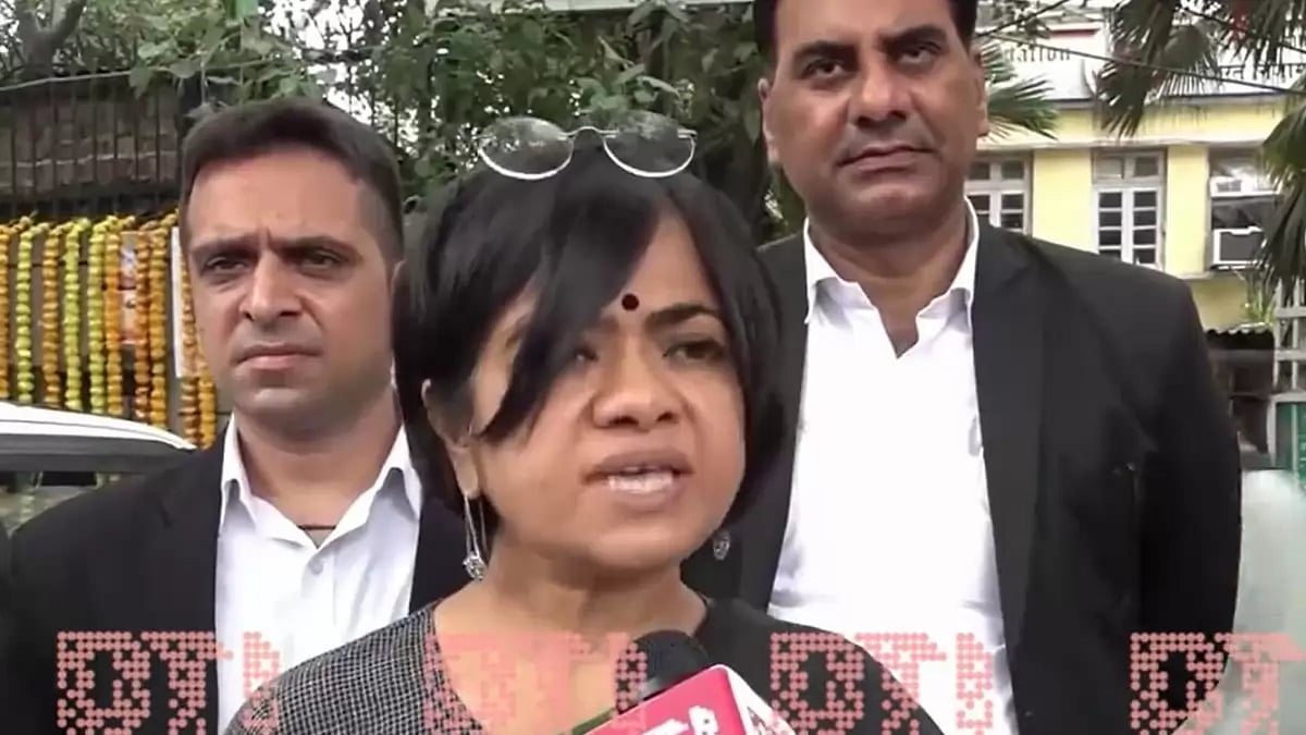 AAP leader Reena Gupta was not allowed to register a case against BJP's Gaurav Bhatia.