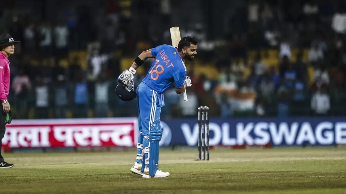 Virat Kohli celebrates his ton during the Asia Cup match between India and Pakistan in Colombo