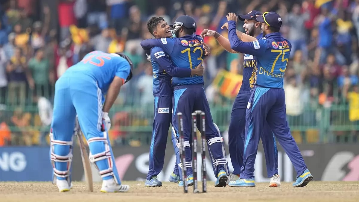 Dunith Wellalage celebrates with teammates after dismissing Rohit Sharma on Tuesday