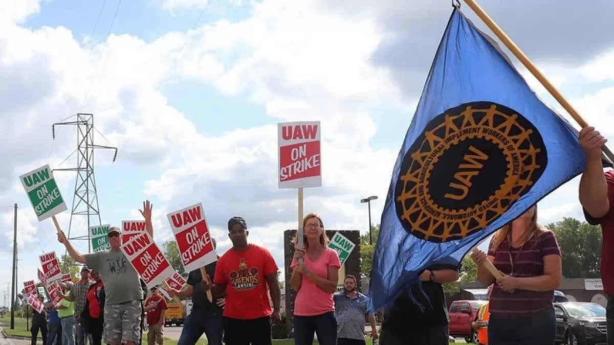 GM Workers on strike 