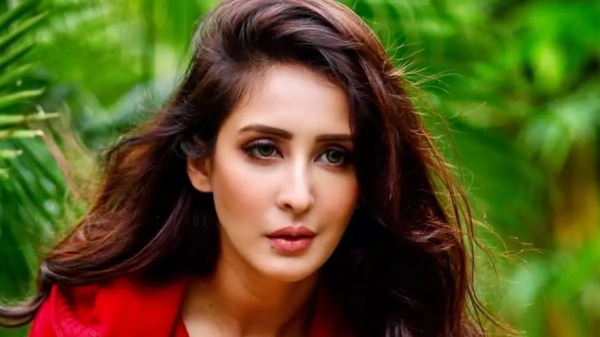 Actress Chahatt Khanna 