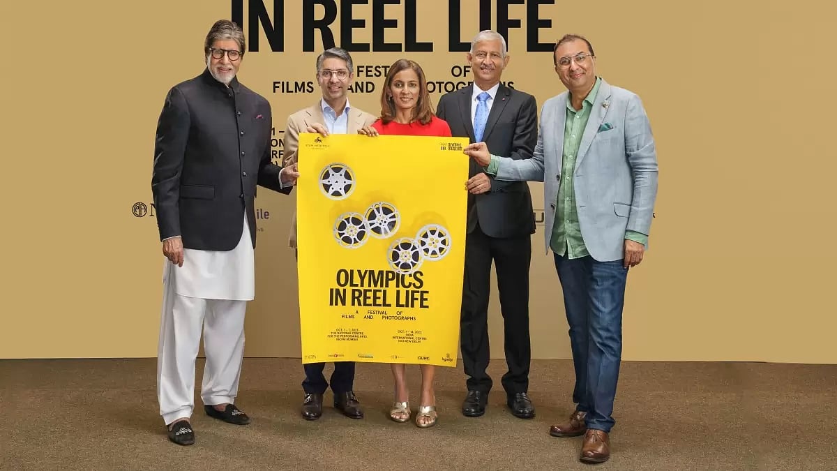 Amitabh Bachchan (leftmost) and MM Somaya (second from right) at an FHF event.