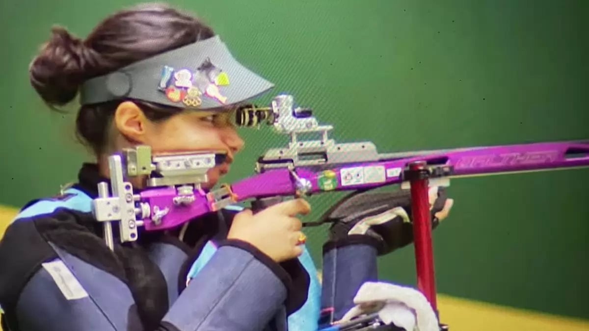 India's Nischal in action en route her silver medal 