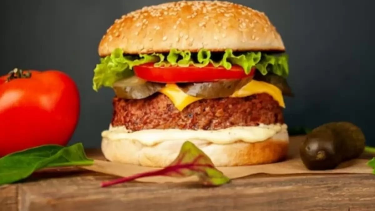 National Cheeseburger Day History 