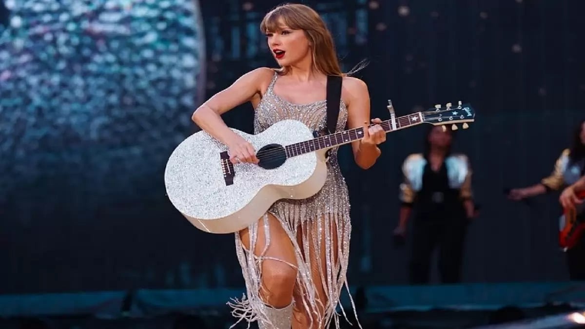 Taylor Swift on stage