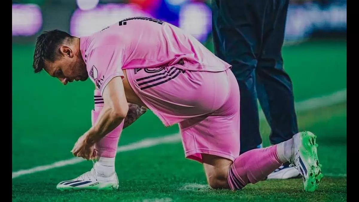 Lionel Messi on Ground