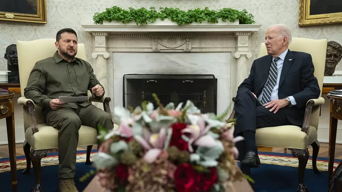 President Joe Biden meets with Ukrainian President Volodymyr Zelenskyy 