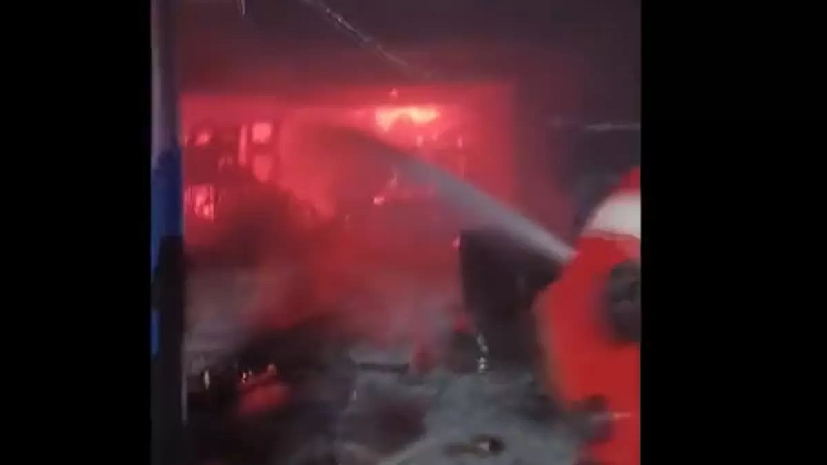 Women's PG in Delhi's Mukherjee Nagar catches fire, all rescued safely.