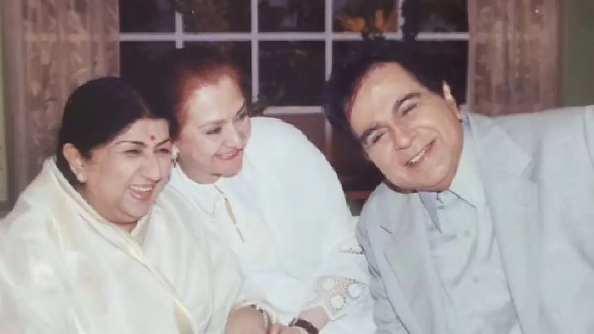  Saira Banu pays tribute to 'Nightingale of India' Lata Mangeshkar