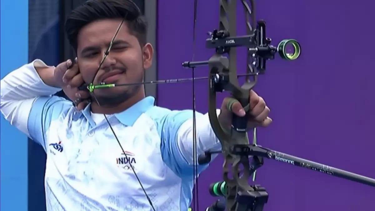 Ojas Pravin Deotale in action at the Hangzhou Asian Games on Tuesday.