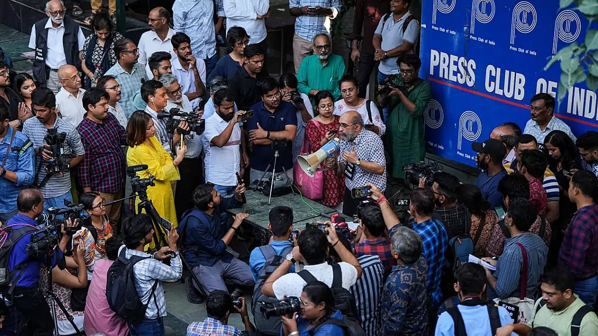 Journalists protest over Police action on NewClick