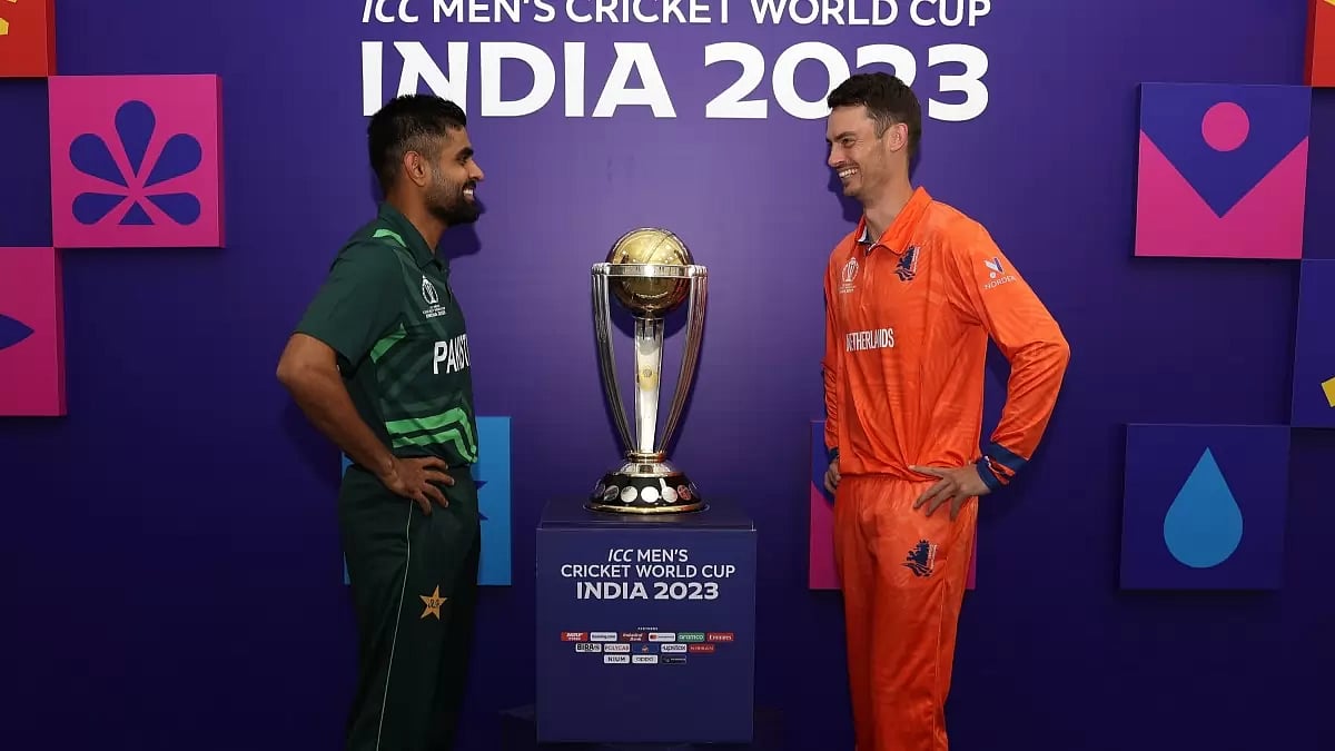 Pakistan and Netherlands captain's photoshoot with the World Cup trophy.