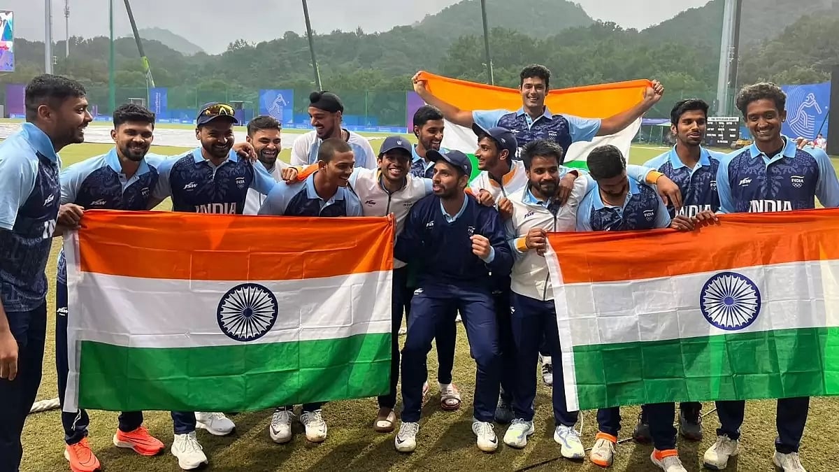 The gold-winning Indian men's cricket team in Hangzhou.
