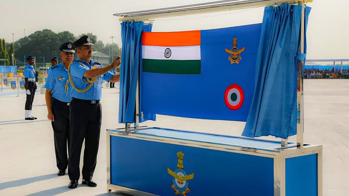 Air Chief Marshal VR Chaudhari unveiled the new IAF ensign on 91st Air Force Day.