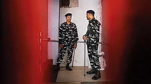 A Black Day: Security personnel during raids by Delhi Police’s special cell on NewsClick