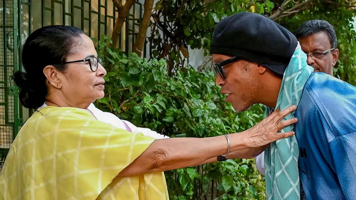 Ronaldinho meets West Bengal CM Mamata Banerjee in Kolkata on October 16.