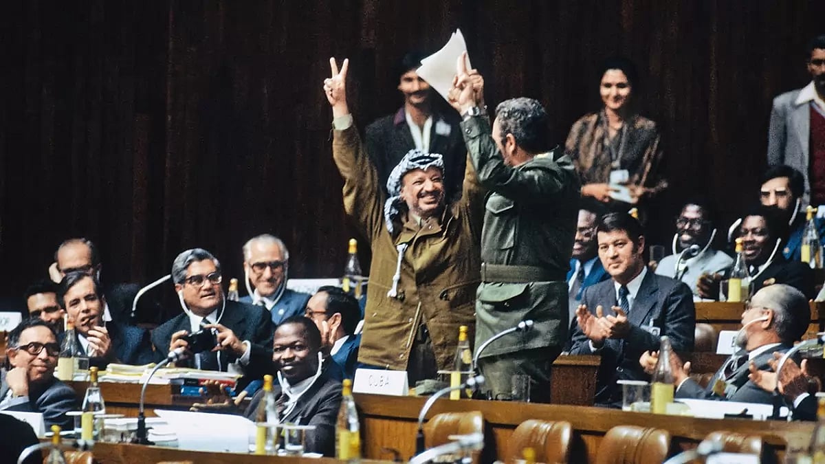 In Olden Times: Palestinian leader Yasser Arafat and Cuban President Fidel Castro at the NAM Summit in New Delhi in 1983