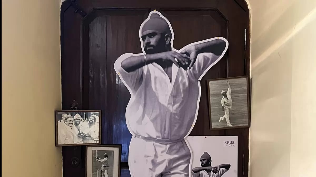 Bishan Singh Bedi's funeral was performed at Lodhi crematorium at 2 p.m. in Delhi.