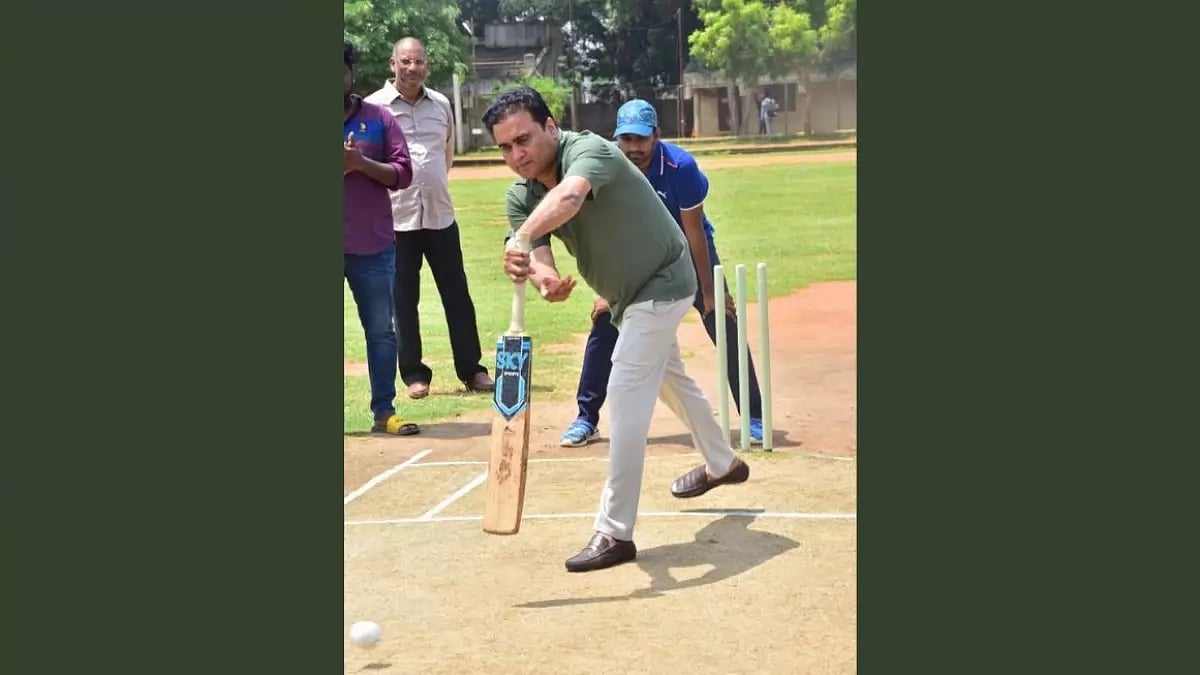 Sri Sana Satish Babu 