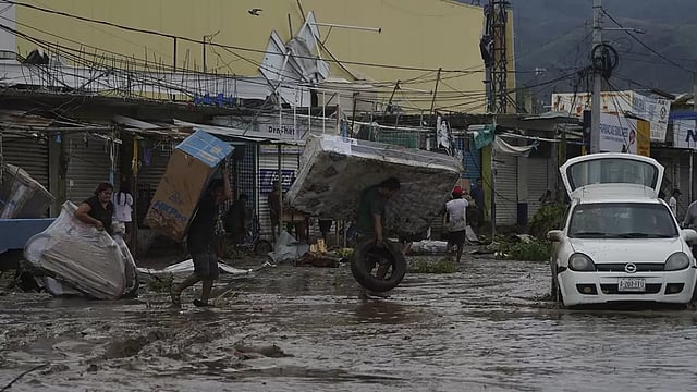 In Photos: Hurricane Otis Lands In Mexico